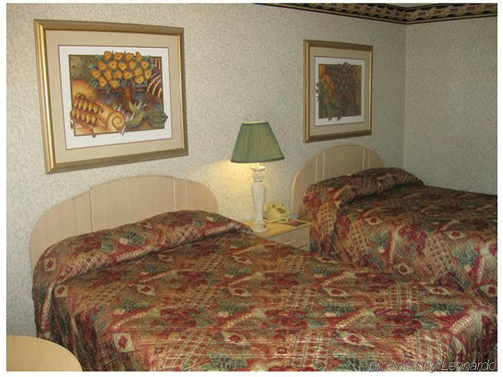Scottish Inn Огъста Стая снимка